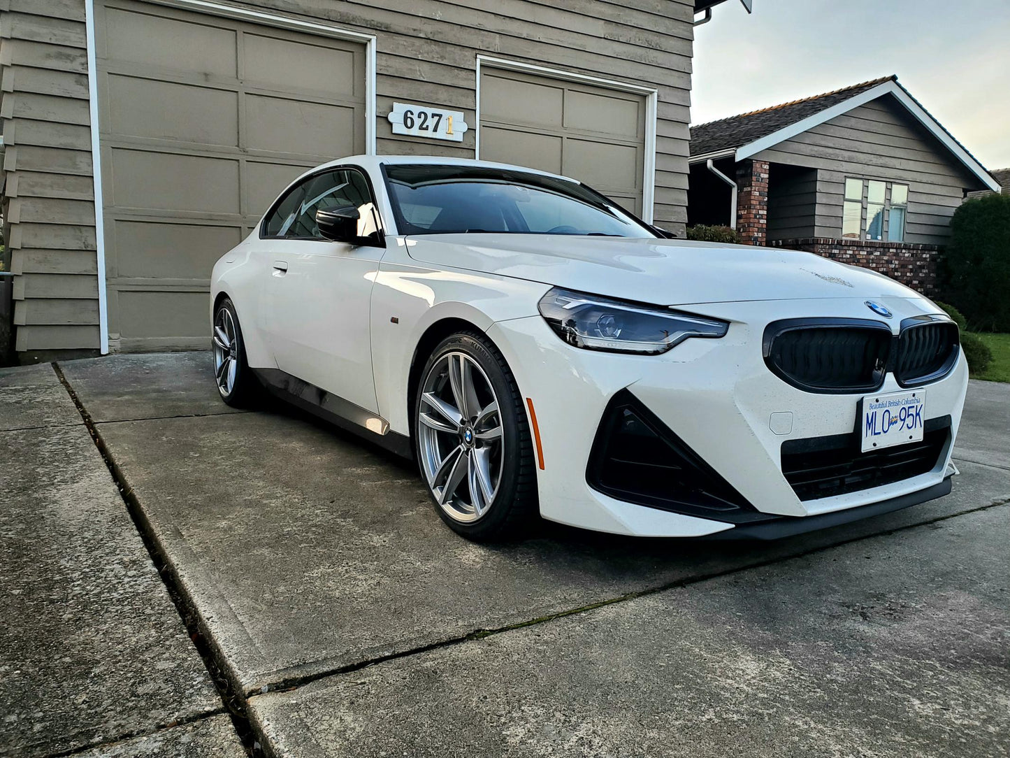 19” BMW 647M wheels and 245/45R19 Michelin all-season tires