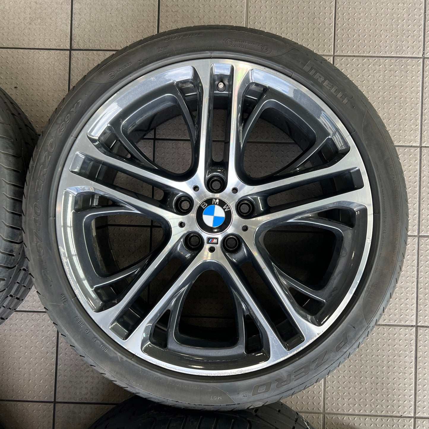 20” staggered BMW Style 310M wheels and Pirelli summer tires