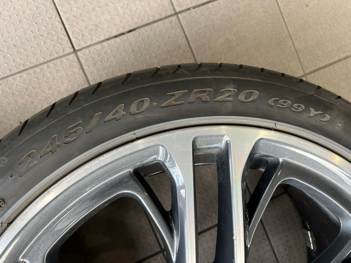 20” staggered BMW Style 310M wheels and Pirelli summer tires