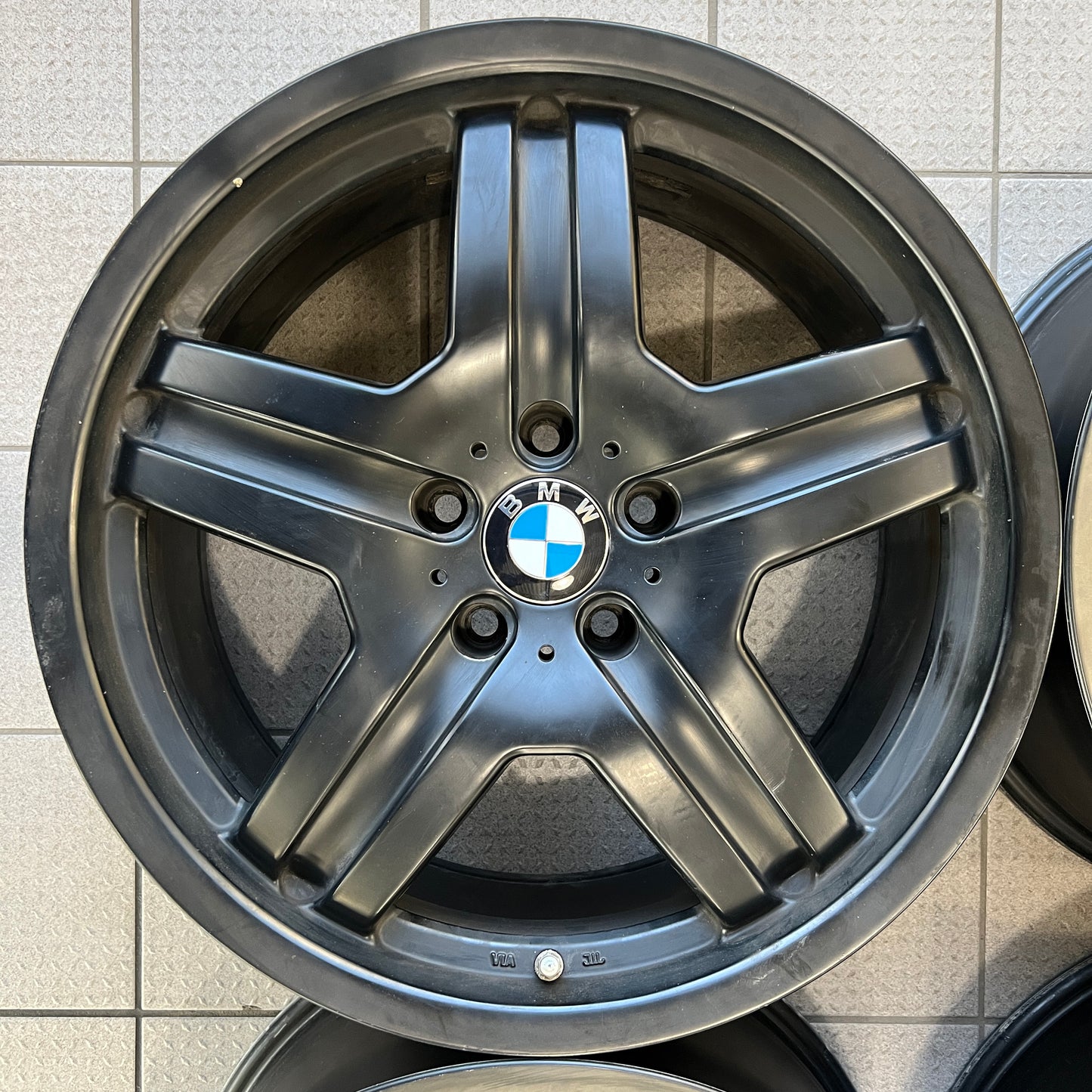 19" Black BMW Replica wheels