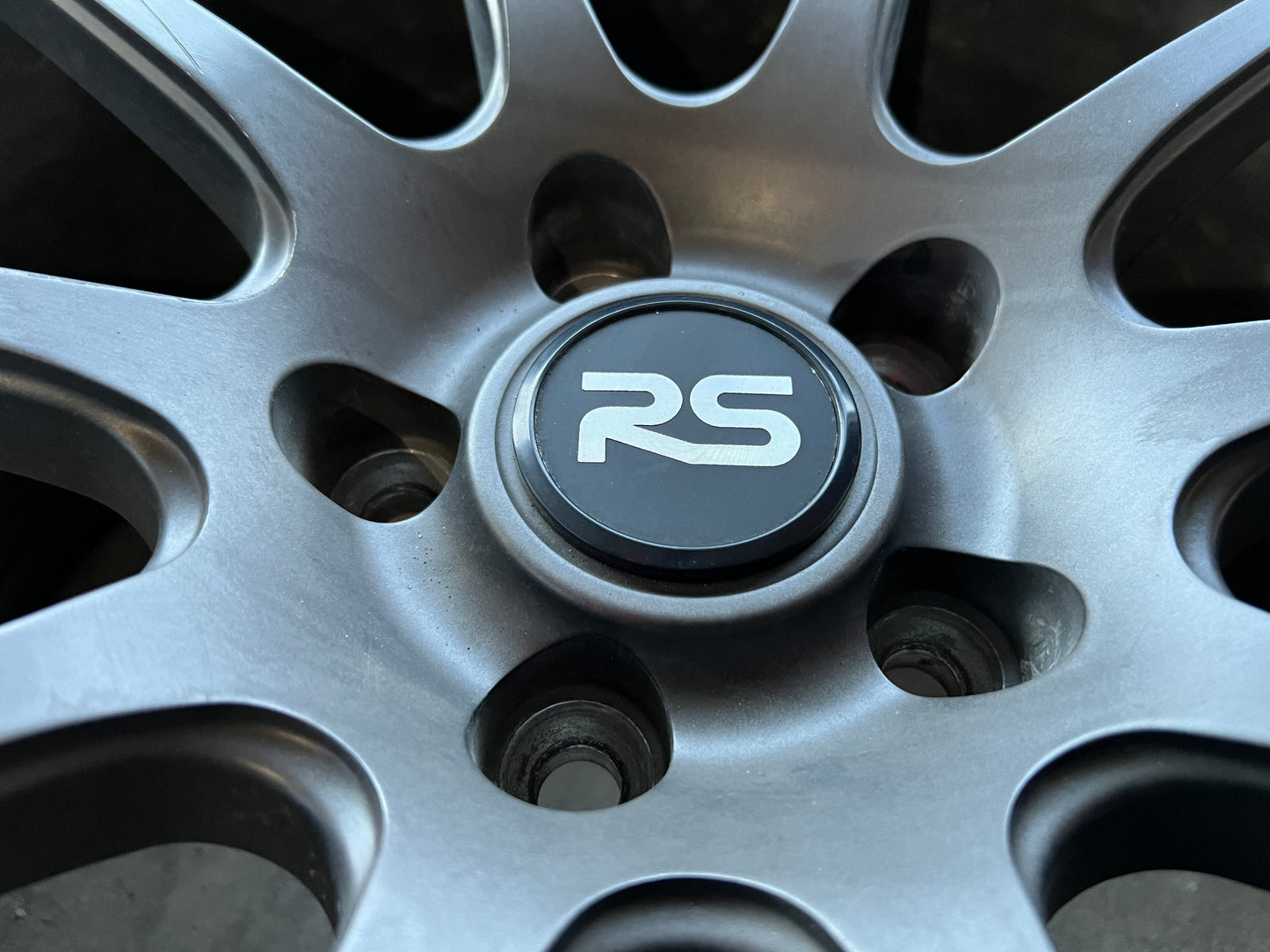19” Neuspeed RSe102 wheels and 235/35R19 Pirelli P Zero PZ4 summer tires