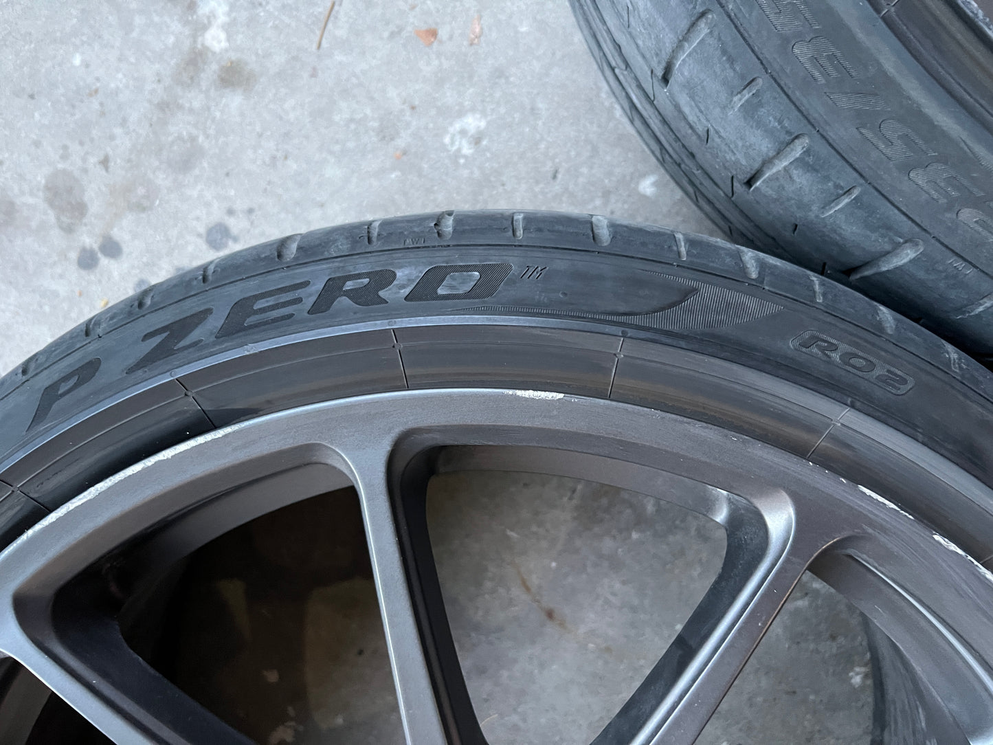 19” Neuspeed RSe102 wheels and 235/35R19 Pirelli P Zero PZ4 summer tires