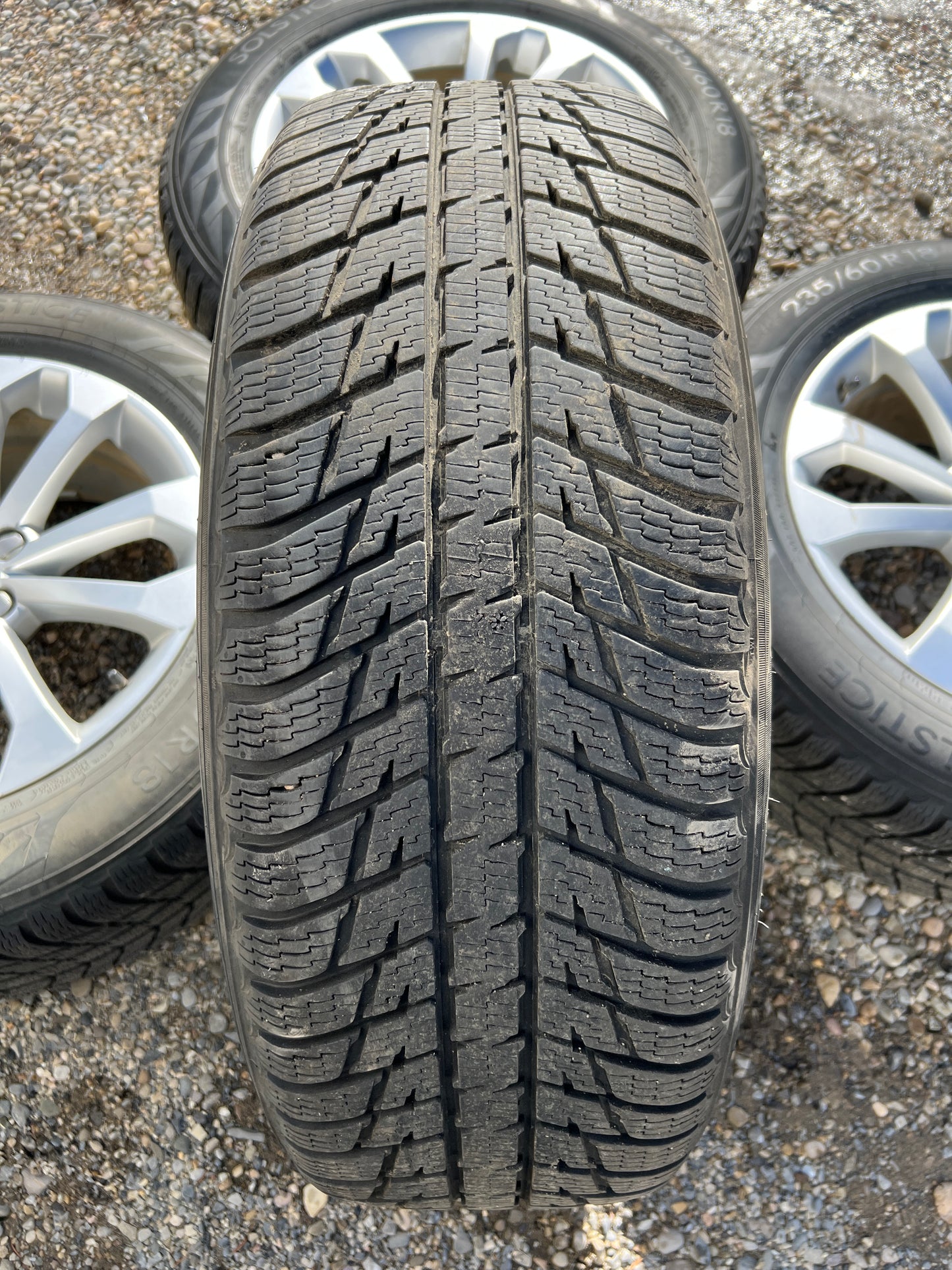 18” Audi Q5 wheels and 235/60R18 all-weather tires