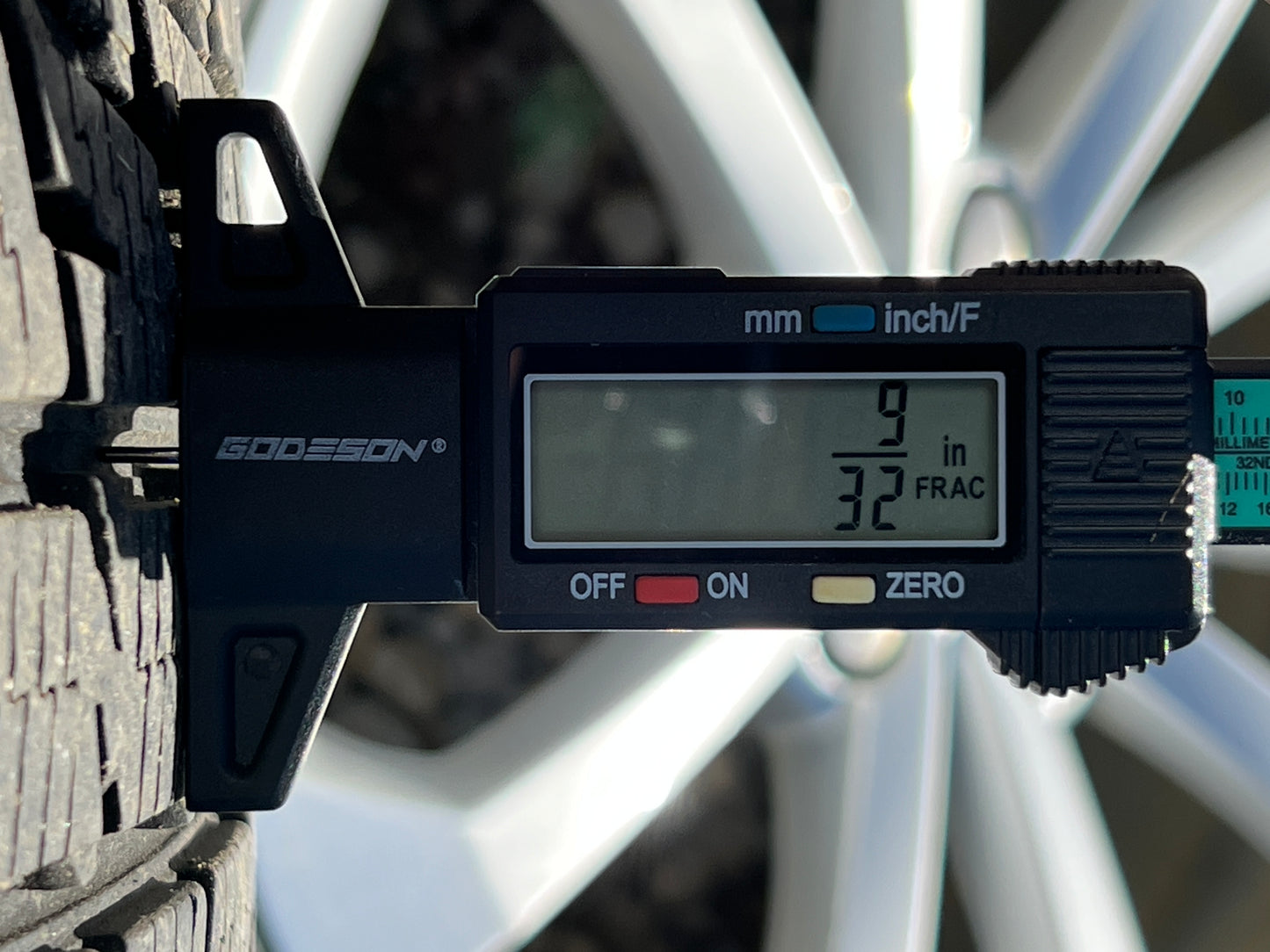 18” Audi Q5 wheels and 235/60R18 all-weather tires