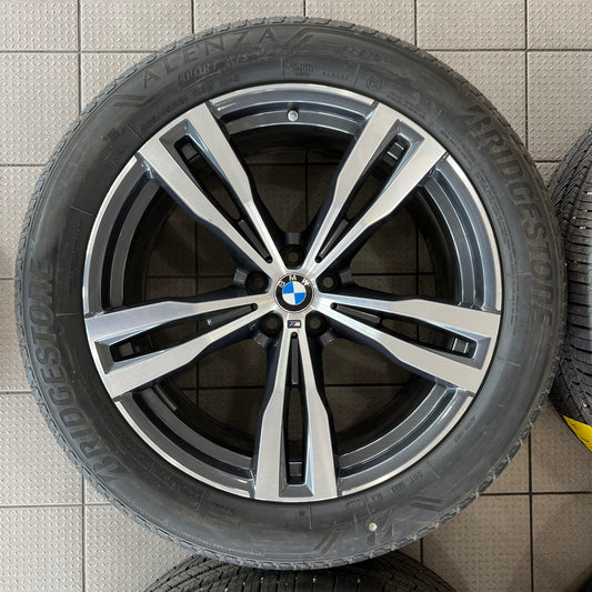 21” BMW Style 754M X7 wheels and 285/45R21 Bridgestone all-season tires