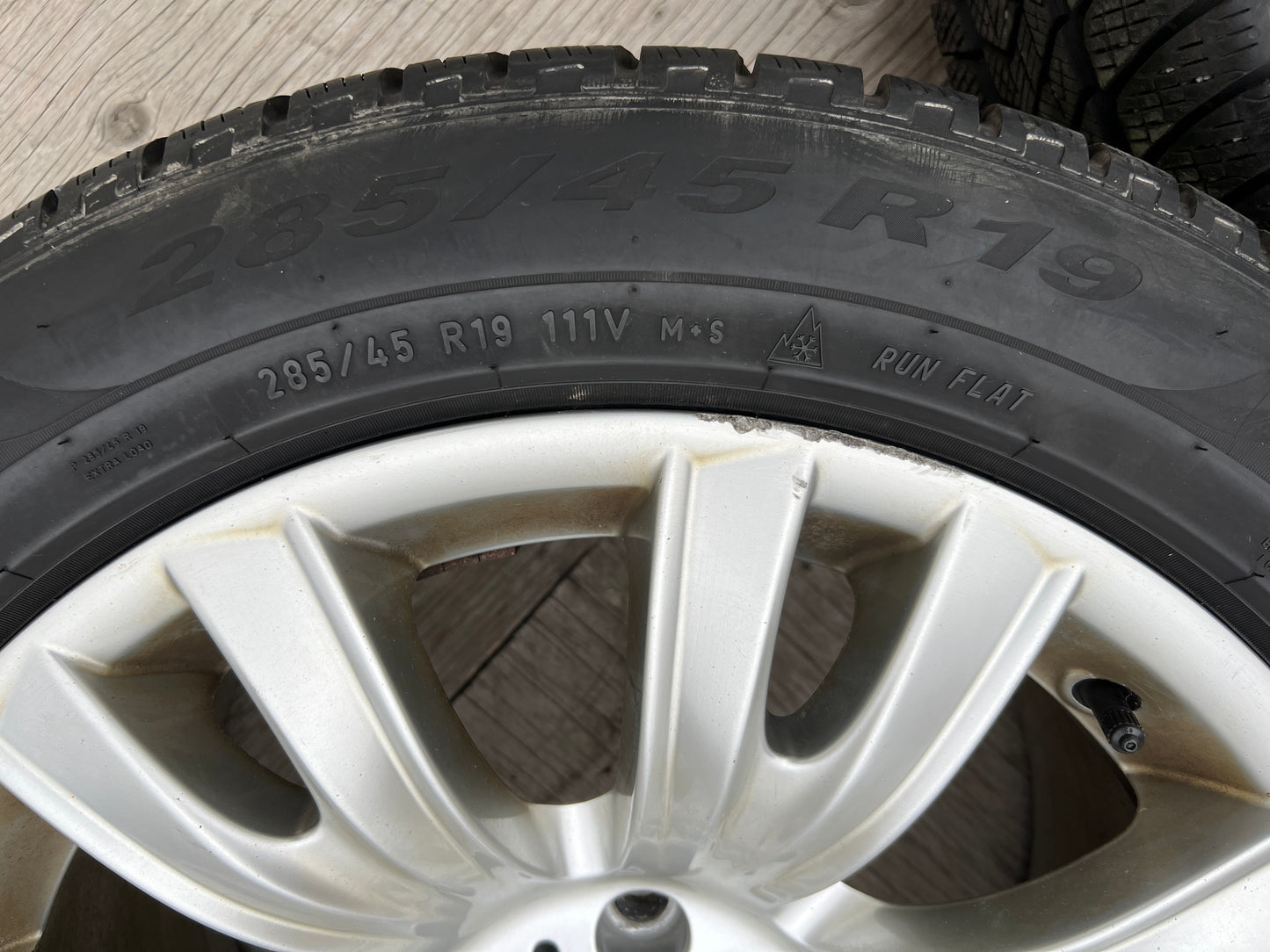 19” staggered BMW Style 223M wheels and winter tires for X5/X6