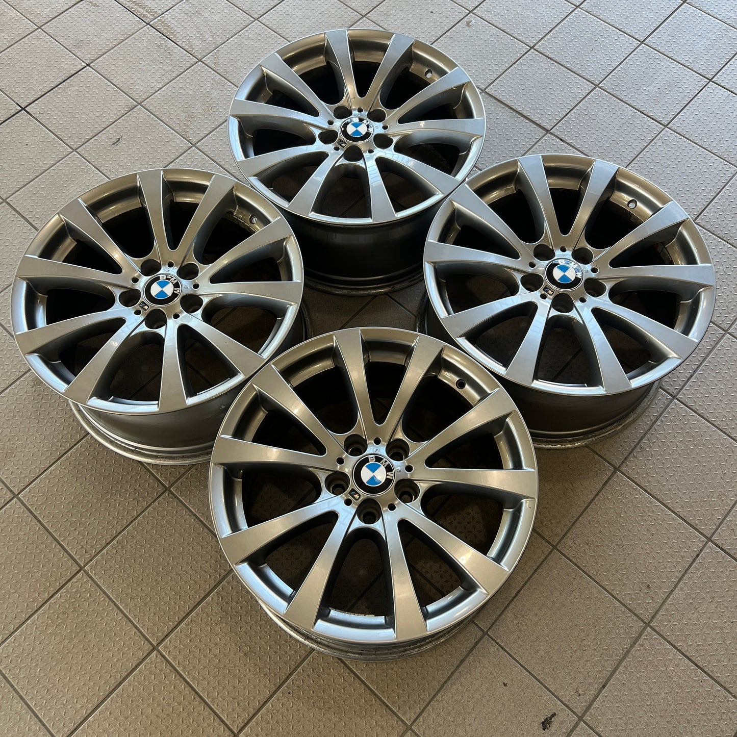19” BMW Style 298M wheels (w/ brand new OEM centre caps)