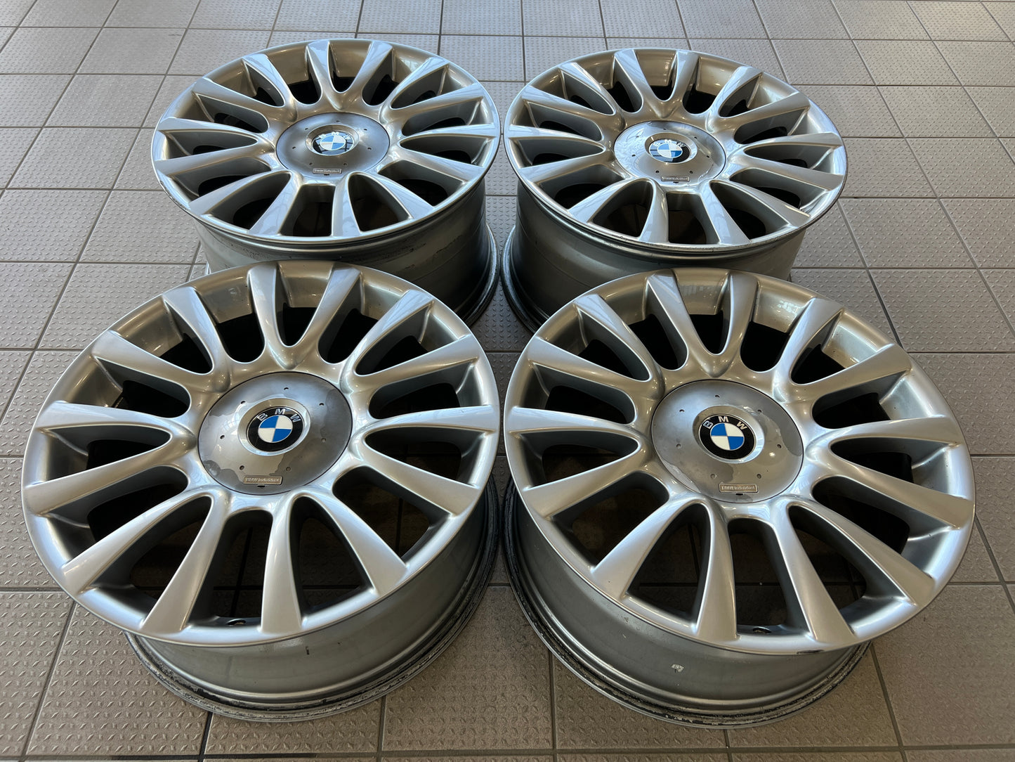19” staggered BMW Individual Style 265 wheels (fits multiple centre caps)
