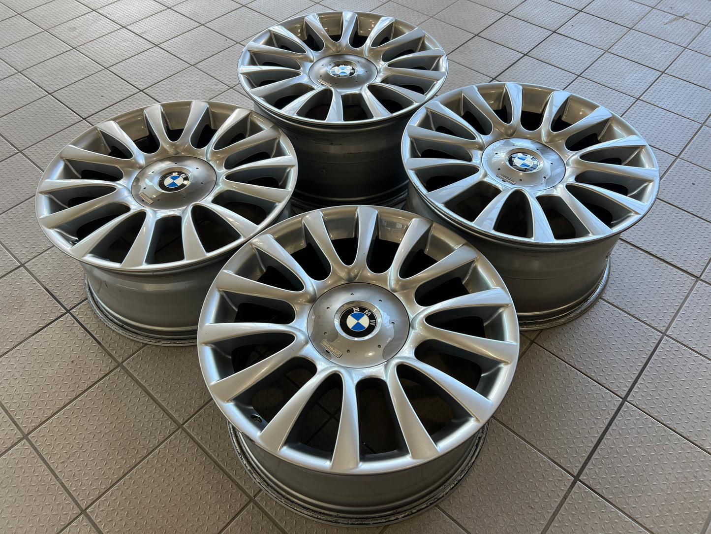 19” staggered BMW Individual Style 265 wheels (fits multiple centre caps)