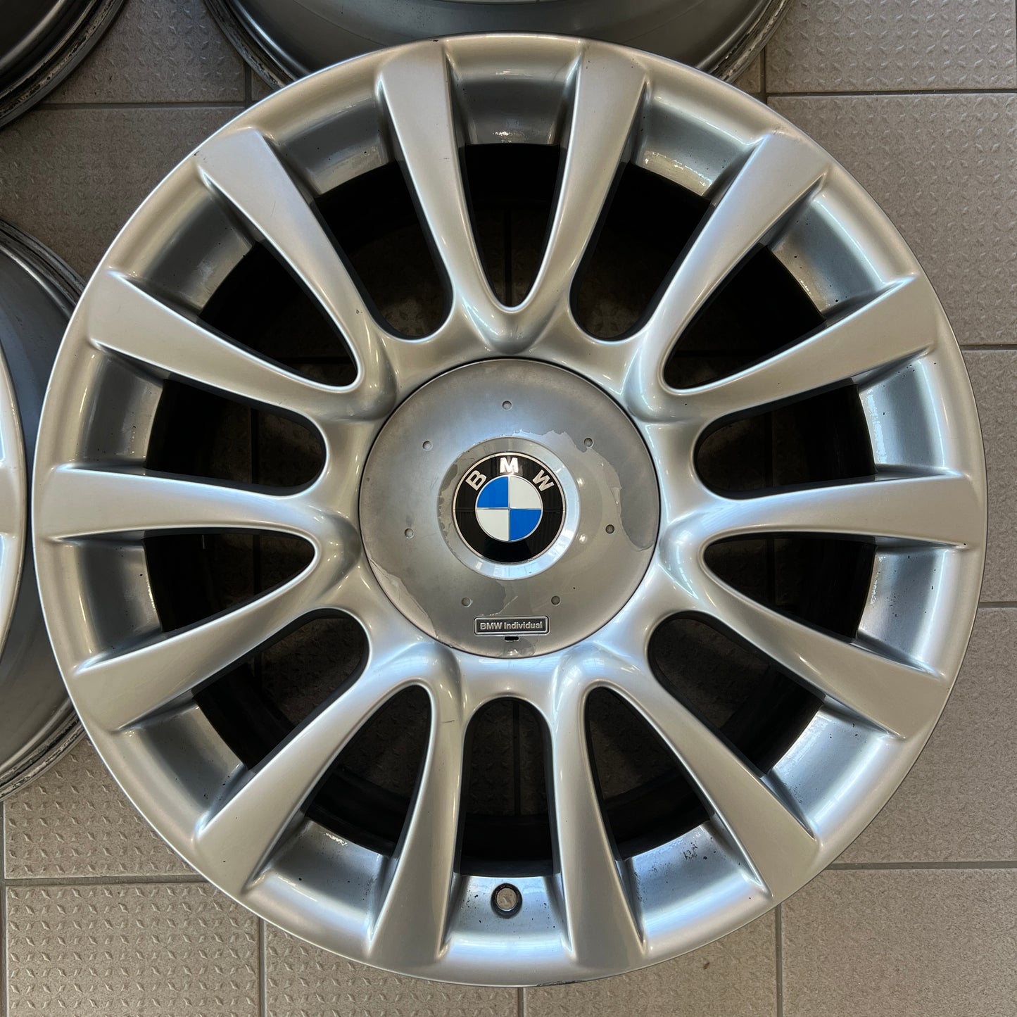 19” staggered BMW Individual Style 265 wheels (fits multiple centre caps)