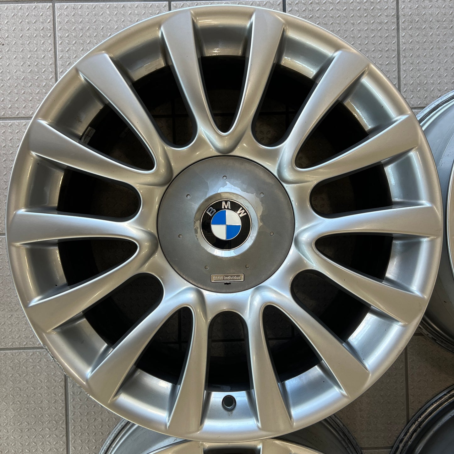 19” staggered BMW Individual Style 265 wheels (fits multiple centre caps)