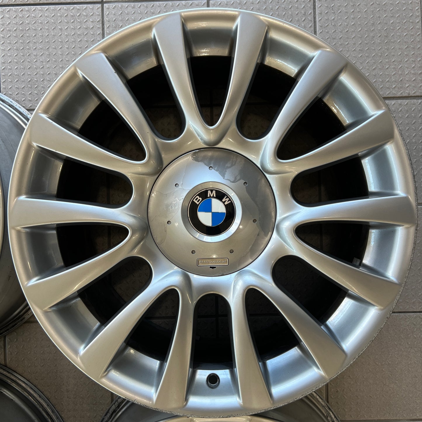 19” staggered BMW Individual Style 265 wheels (fits multiple centre caps)