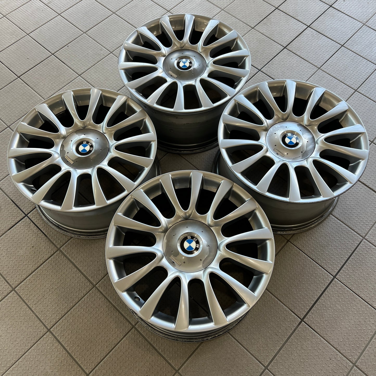 19” staggered BMW Individual Style 265 wheels (fits multiple centre caps)