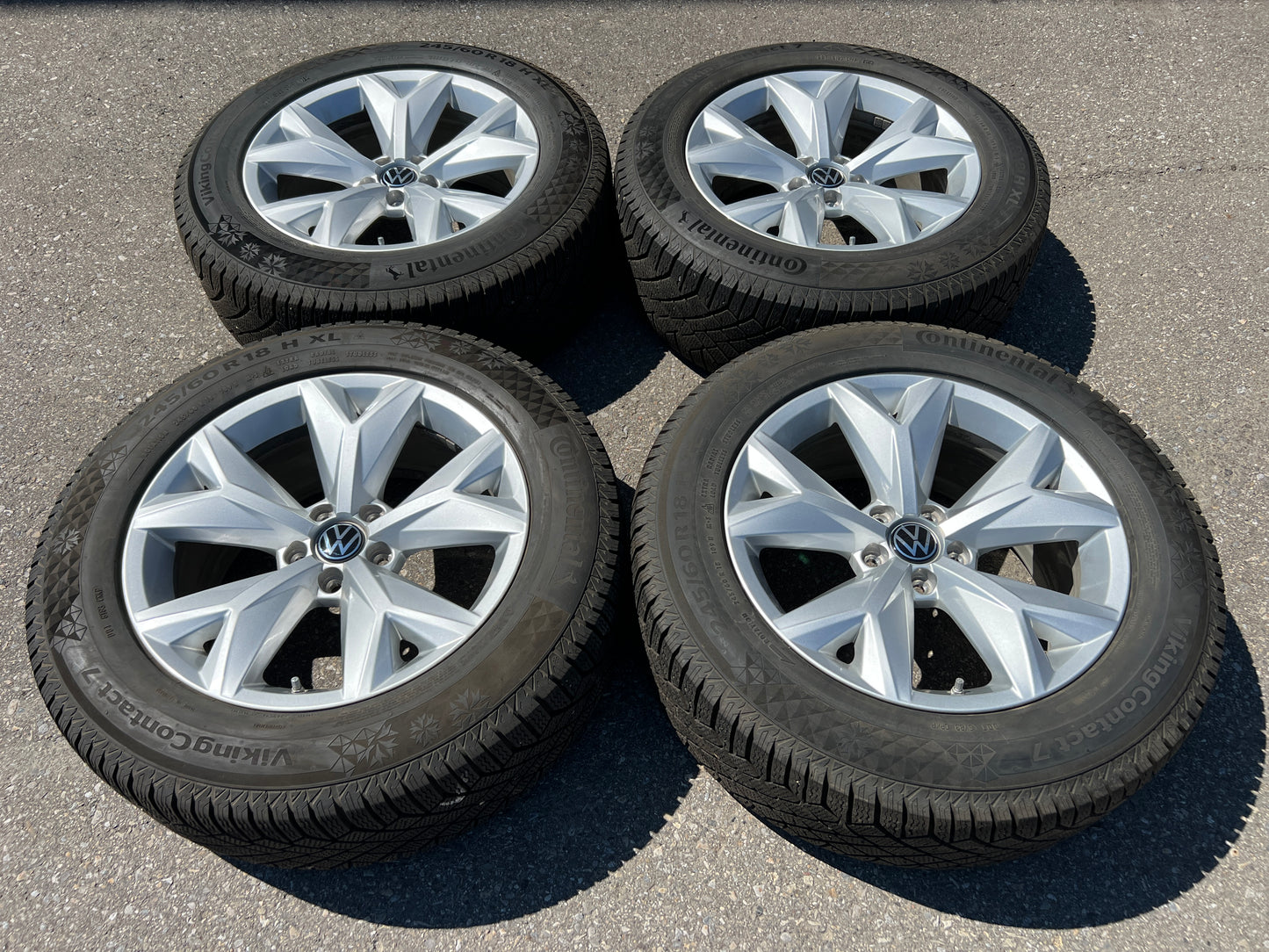 18” Volkswagen Atlas Prisma wheels and 245/60R18 Continental winter tires