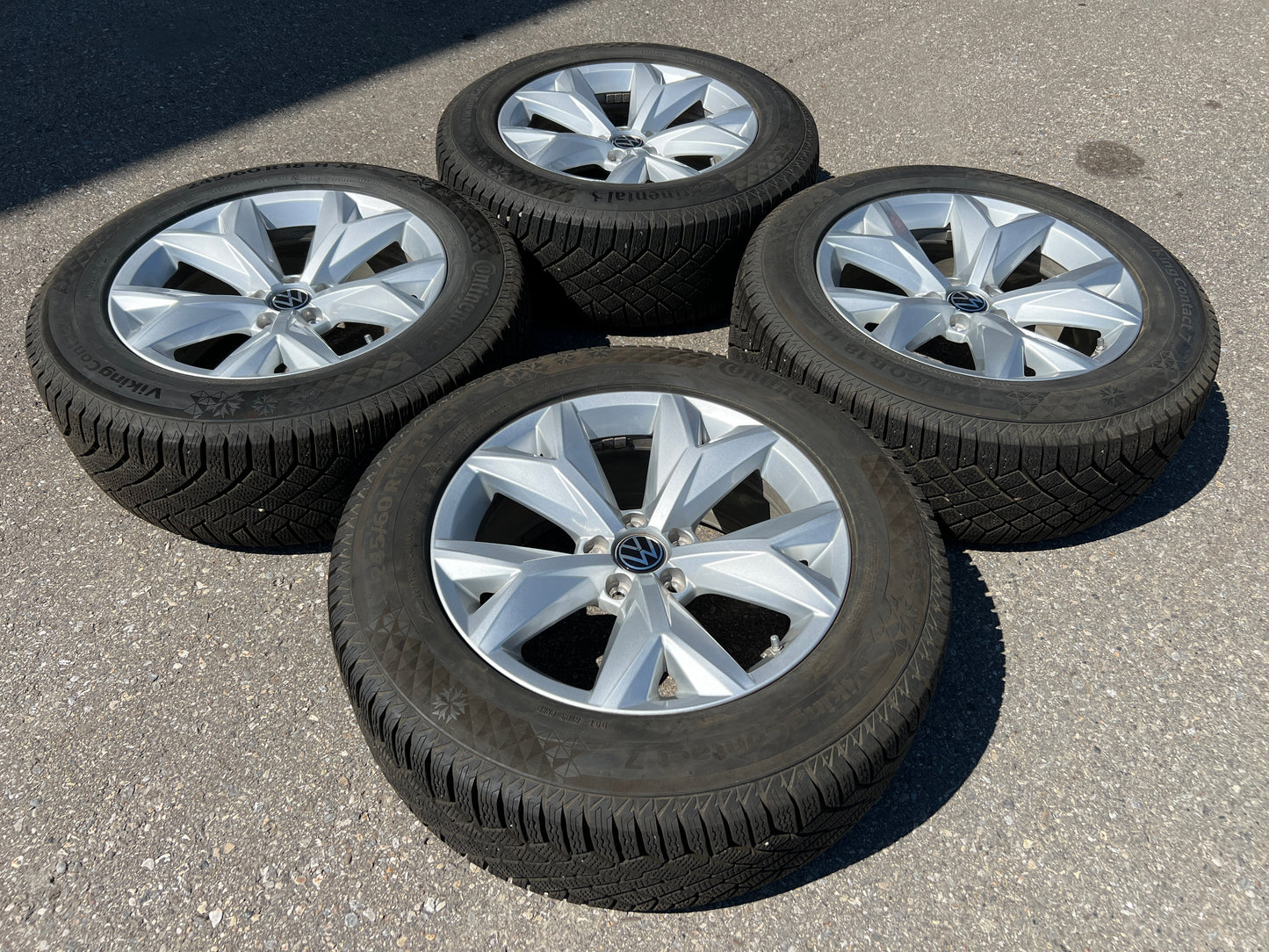 18” Volkswagen Atlas Prisma wheels and 245/60R18 Continental winter tires