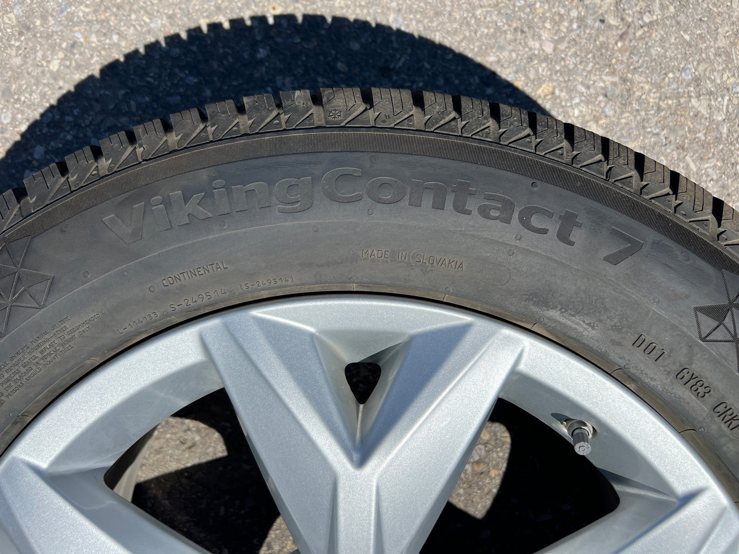 18” Volkswagen Atlas Prisma wheels and 245/60R18 Continental winter tires