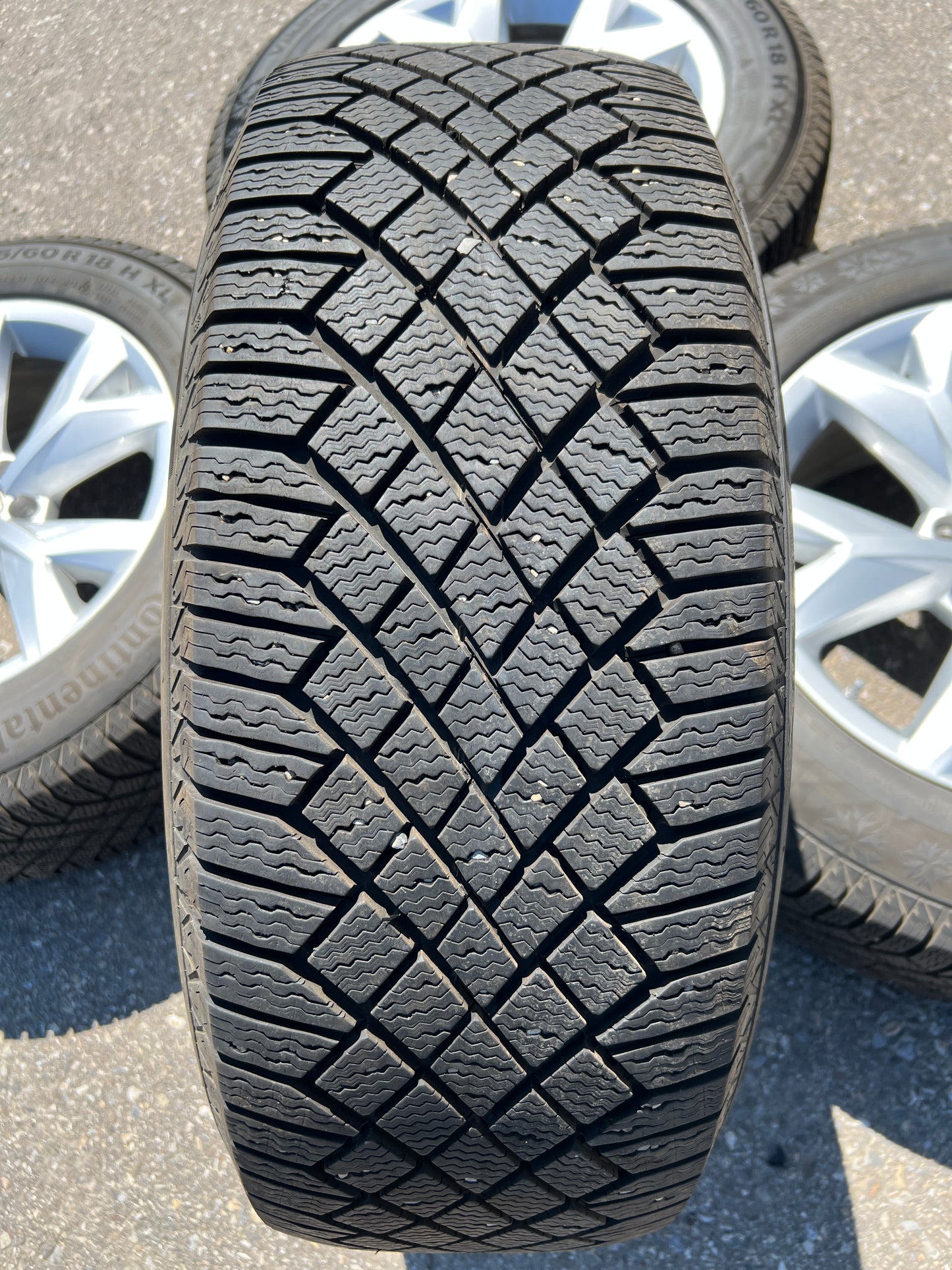 18” Volkswagen Atlas Prisma wheels and 245/60R18 Continental winter tires