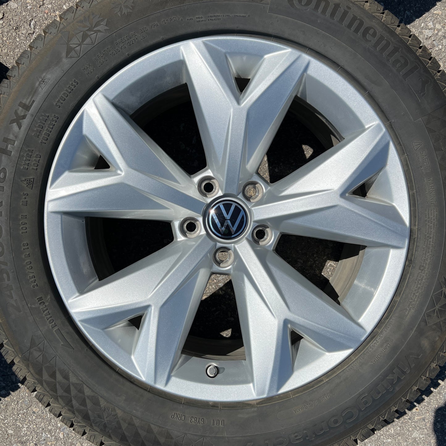 18” Volkswagen Atlas Prisma wheels and 245/60R18 Continental winter tires