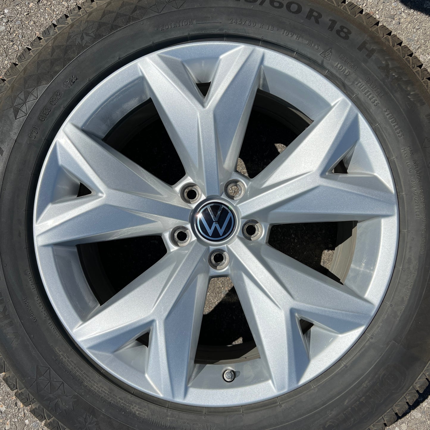 18” Volkswagen Atlas Prisma wheels and 245/60R18 Continental winter tires