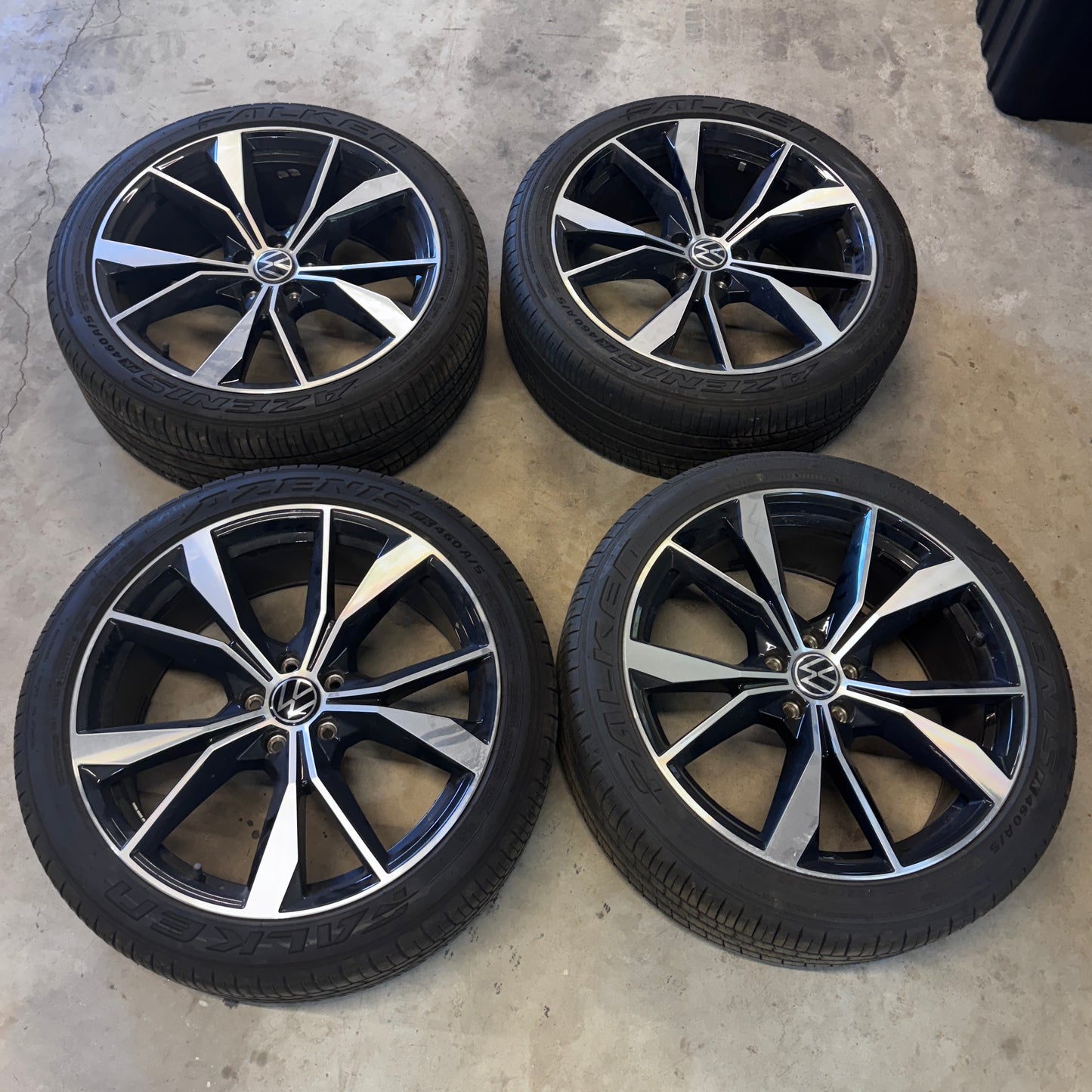 20” OEM Volkswagen Tiguan R-Line wheels and 255/40ZR20 Falken tires