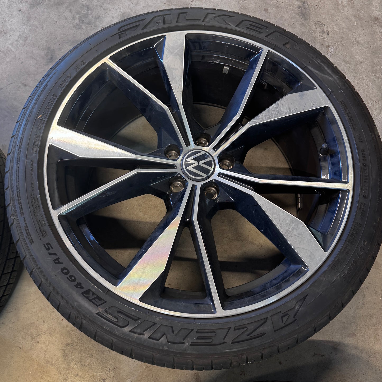20” OEM Volkswagen Tiguan R-Line wheels and 255/40ZR20 Falken tires