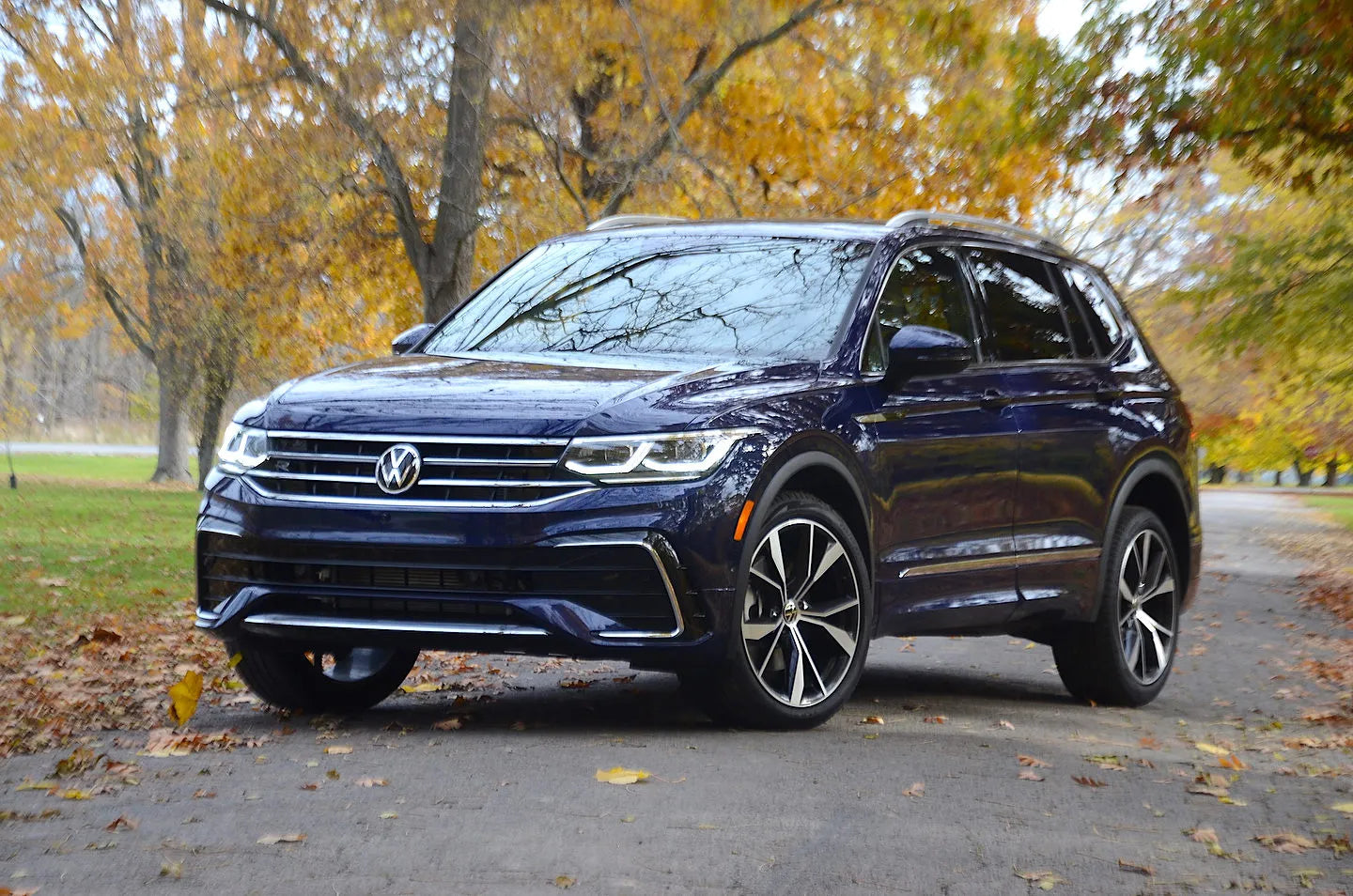 20” OEM Volkswagen Tiguan R-Line wheels and 255/40ZR20 Falken tires