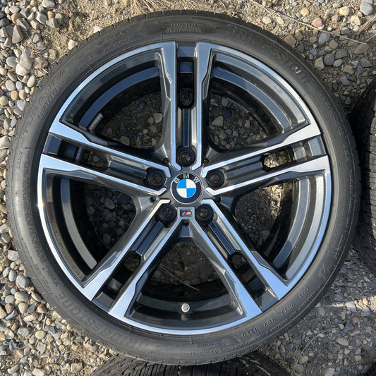 18" BMW Style 819M wheels and 225/40R18 Bridgestone all-season tires for M235i