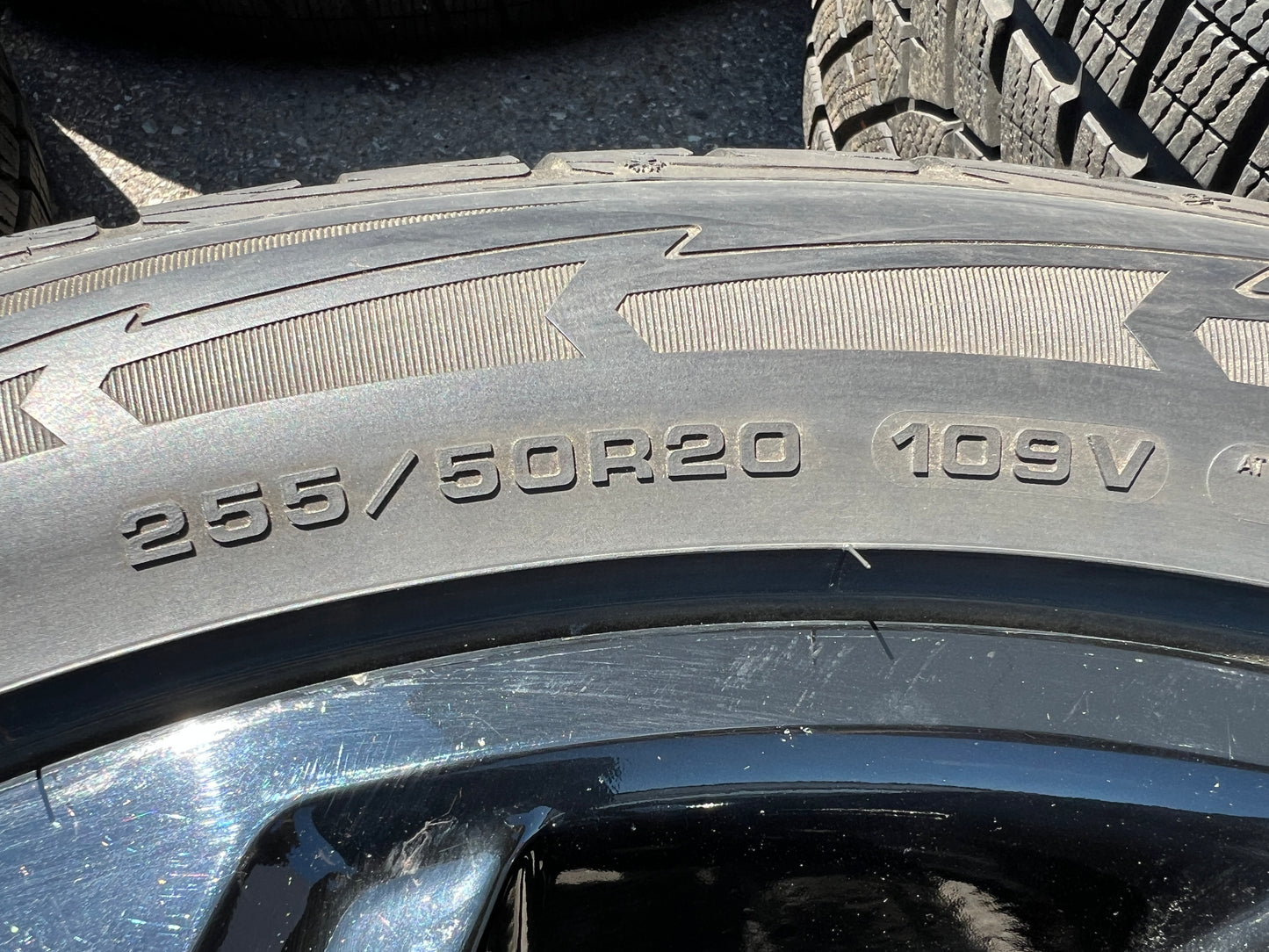 20” black Volkswagen Atlas wheels and 255/50R20 Goodyear winter tires