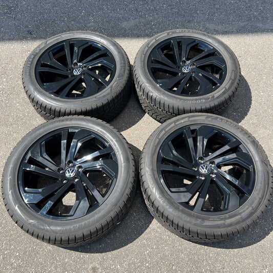 20” black Volkswagen Atlas wheels and 255/50R20 Goodyear winter tires