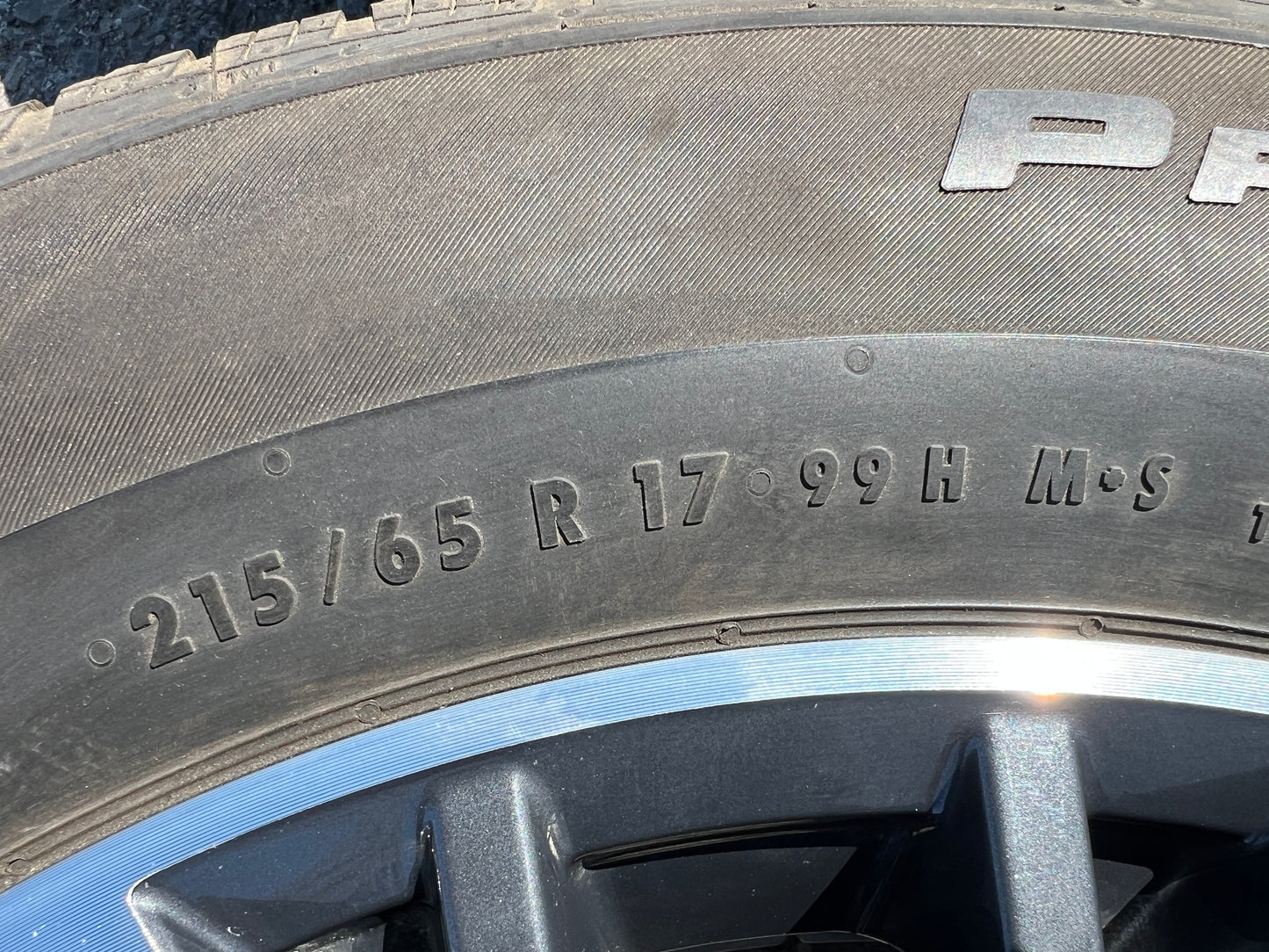 17” Volkswagen Tiguan wheels and 215/65R17 all-season tires