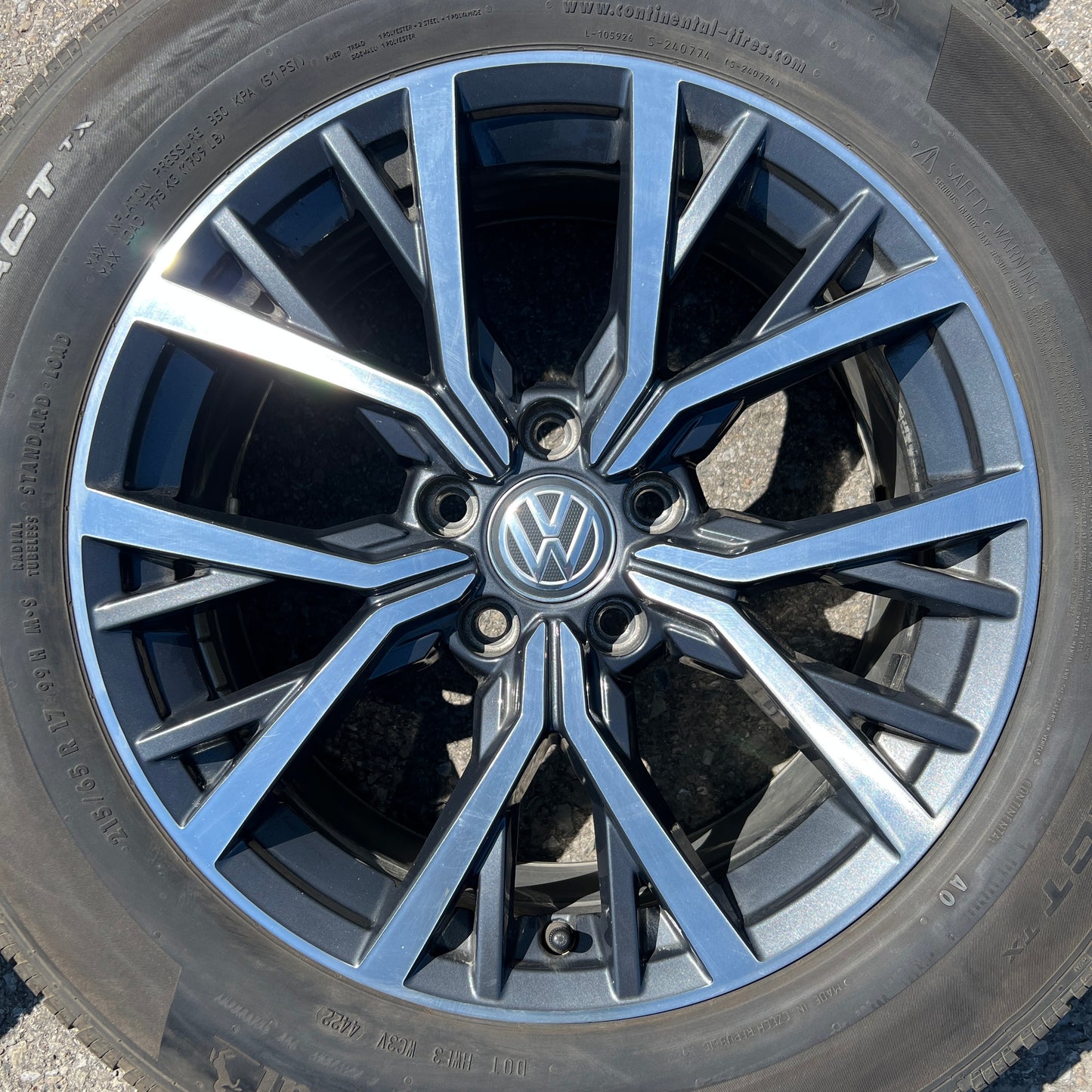 17” Volkswagen Tiguan wheels and 215/65R17 all-season tires
